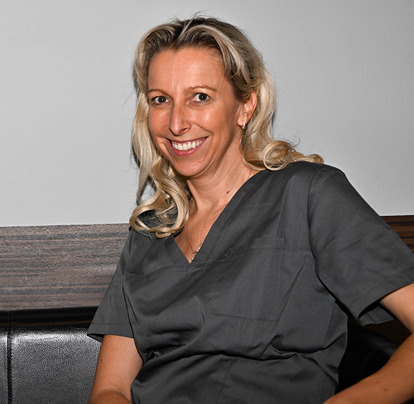 Zahnarzt Altötting - Dr. med. dent. Kristin Aschenbach Hotinceanu - Portrait